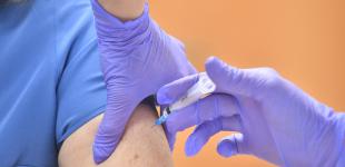 Украинцам предложат протестировать вакцину от COVID-19