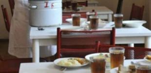 В Одессе школьникам приготовили блюдо с червями