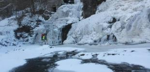 В Украине замерз самый высокий равнинный водопад