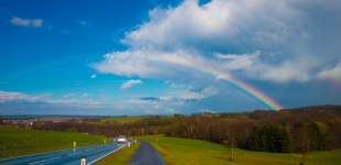 Погода на вихідні: контрасти квітня — дощова субота та ясна неділя
