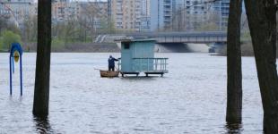 Велика вода відступає. Рятувальники розповіли, скільки будинків залишаються підтопленими