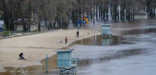 Паводок у Києві. Вода відступає, на Лівому березі залишаються підтоплення