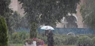 Спека послабне, тиждень почнеться з короткочасних дощів — прогноз погоди в Україні