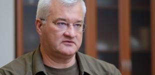 Консульства України припиняють надання послуг чоловікам призовного віку