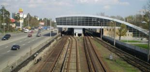 На станціях «Академмістечко» і «Дарниця» тимчасово закривають по одному вестибюлю