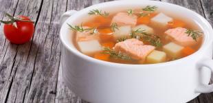 Рецепт рибного супу з лососем