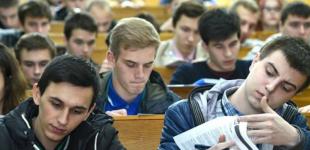 Щоб отримати відстрочення від мобілізації, чоловіки масово йдуть в студенти