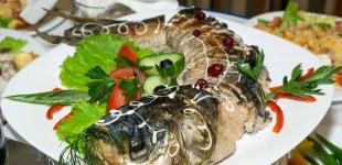 Гефілте фіш: легендарний рецепт фаршированої риби