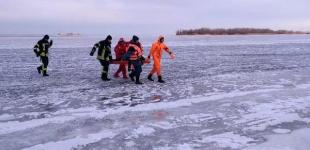 В Черкассах под лед провалились два парня, один погиб