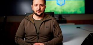 Не дано чужому триколору завити на нашій землі: Зеленський привітав з Днем Конституції України