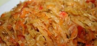 Як тушкувати капусту в каструлі, з м'ясом на сковорідці, скільки часу потрібно для її приготування