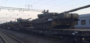 Россия пригнала в Донбасс три эшелона убойной «гуманитарки» с танками и топливом