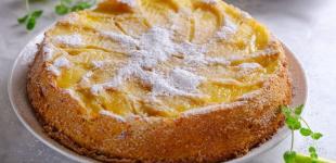 Божественна шарлотка з яблуками й апельсинами