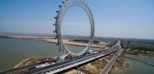 Самое уникальное чертово колесо в мире – 4600 тонн стали