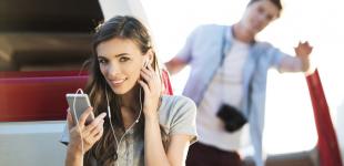 В Киеве школьников на улице заманивают сесть в машину и поехать за мороженным - соцсети