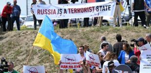 У Тбілісі сів перший за 4 роки російський літак: грузини влаштували протест