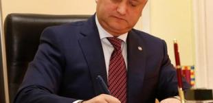 Додона требуют привлечь к уголовной ответственности за госизмену