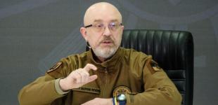 Зеленський доручив Залужному відправляти на фронт тилових військкомів