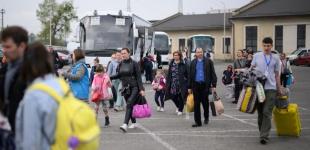 Настрої змінилися. Скільки біженців повернуться в Україну з Польщі: опитування