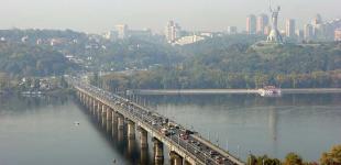 В Киеве на неделю частично ограничено  движение по мосту Патона