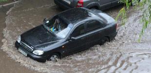 Непогода натворила бед в Украине: есть погибший