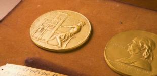 Троє українських журналістів стали лауреатами премії Пулітцера