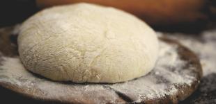 Чому тісто не піднімається, а розтікається: експерти назвали основні причини і розповіли, як цього уникнути