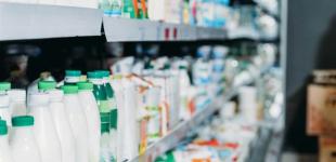 В Україні знизились ціни на молочні продукти: скільки коштує масло, кефір та сметана