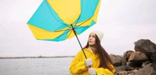 Неділя в Україні буде вітряною та з дощами: де чекати негоди