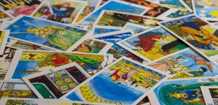 Гороскоп на 3 вересня за картами Таро: Тельцям - подарунок, Близнюкам - витрати