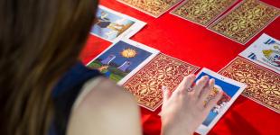 Гороскоп на 24 вересня за картами Таро: Левам - стримати емоції, Стрільцям - цікавий проєкт