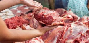 Ціни на свинину в Україні стрімко летять вгору: скільки зараз коштує кілограм