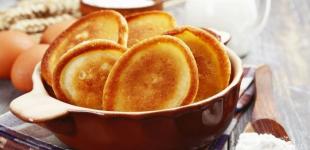 Пухкі оладки без молока і яєць: рецепт пісної страви