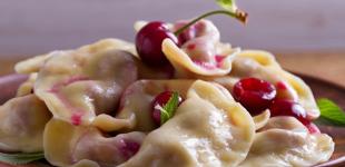 Вареники з вишнею: класичний рецепт легендарної страви