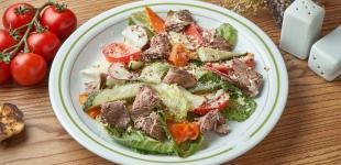 М'ясний салат з овочами: смачно та поживно