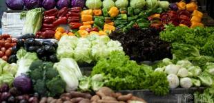 Ціни на ринку дивують: які продукти різко здешевшали, а які у топі найдорожчих