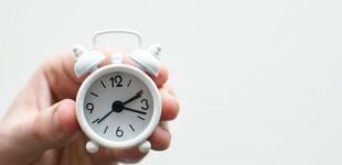 Це вже востаннє: коли в Україні переводять годинники на зимовий час 2024 року