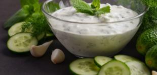 Як приготувати грецький соус дзадзикі: розповідає фудблогер