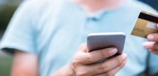 Гроші з картки на картку: НБУ хоче обмежити операції і встановити ліміти – пояснення