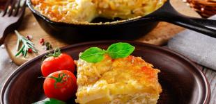 Рецепт картопляної запіканки з фаршем, сиром і яйцями