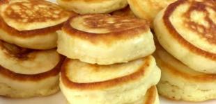 Оладки не опадатимуть після смаження й будуть пухкими: коли в тісто треба додавати соду