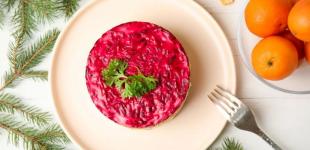 Швидкий смачний салат із кальмарами 