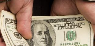 В Україні корупцію хочуть прирівняти до державної зради, проте є нюанси: що пропонують