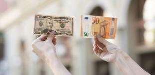 Долар чи євро: в якій валюті українцям краще зберігати гроші у 2025 році