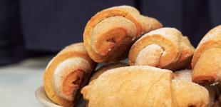 Рогалики з повидлом: рецепт смачної випічки