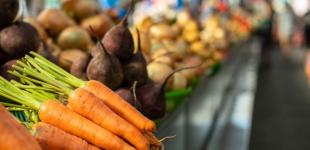 Овочі, м'ясо, хліб: які продукти подешевшають у серпні, а за що доведеться платити більше