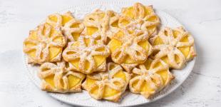 Слойки з ананасом: рецепт смачної та ефектної випічки