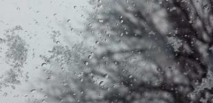 Україну на Різдво чекає дощ із мокрим снігом та сильний вітер
