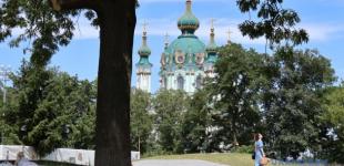 У вівторок буде сильний вітер, вдень до +29°