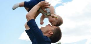 День батька в Україні 2024 року: якого числа вітати татусів і як виникло це свято